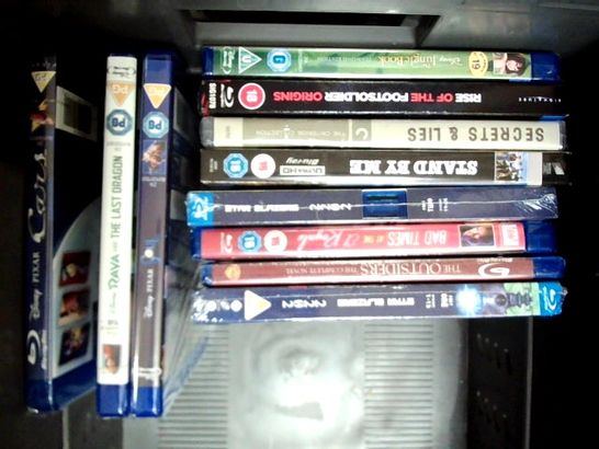 LOT OF APPROXIMATELY 15 ASSORTED BLU-RAYS, TO INCLUDE THE MATRIX TRILOGY, SPIDER-MAN TRILOGY, LUCA, ETC