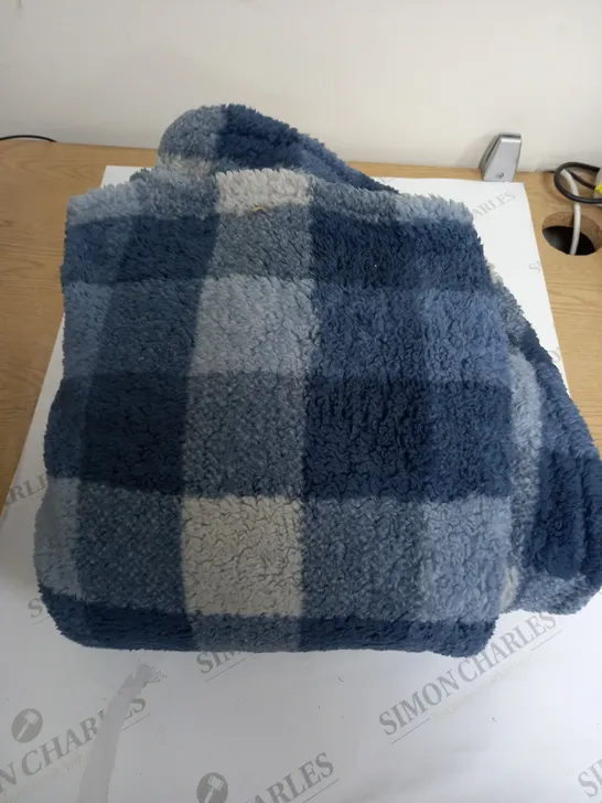 BLUE CHECK FLEECE THROW SIZE UNSPECIFIED