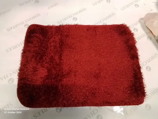 BRAND NEW PACO HOME 40X55CM RED BATH MAT