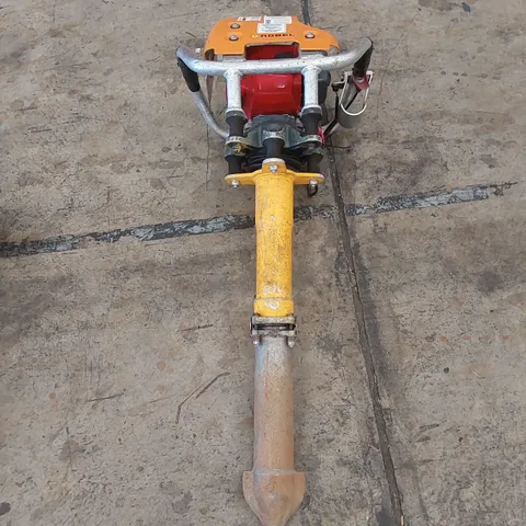 ROBEL 62.05 2 STROKE VERTICAL TAMPER - RAILWAY MAINTENANCE TOOL