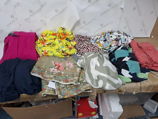 ASSORTED BOX OF CLOTHES IN VARIOUS COLOURS, SIZES, AND STYLES 