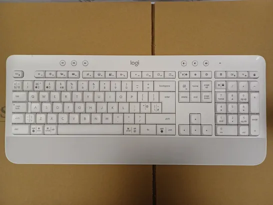 LOGITECH SIGNATURE K650 WIRELESS KEYBOARD, WHITE 