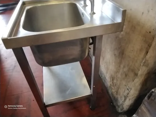 SINK UNIT 1610 × 600