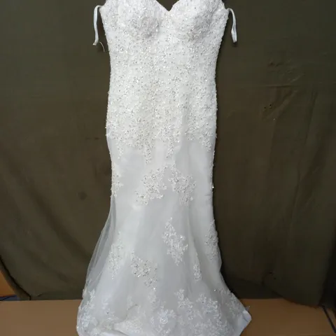 EMBELLISHED NET WEDDING DRESS - SIZE UNSPECIFIED