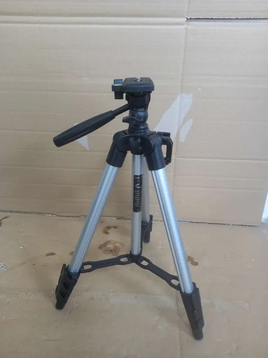 UNBRANDED EXTENDABLE TRIPOD 