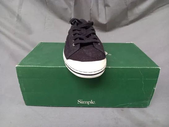 BOXED PAIR OF SIMPLE SATIRE CANVAS SNEAKERS IN BLACK SIZE 4