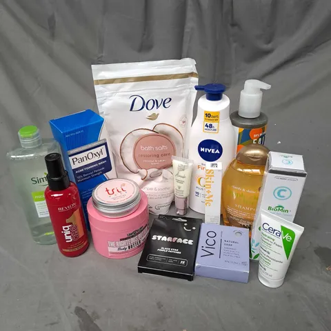 APPROXIMATELY 20 ASSORTED COSMETIC PRODUCTS TO INCLUDE SOAP&GLORY THE RIGHTEOUS BUTTER, DOVE BATH SALTS, CERAVE HYDRATING CLEANSER ETC