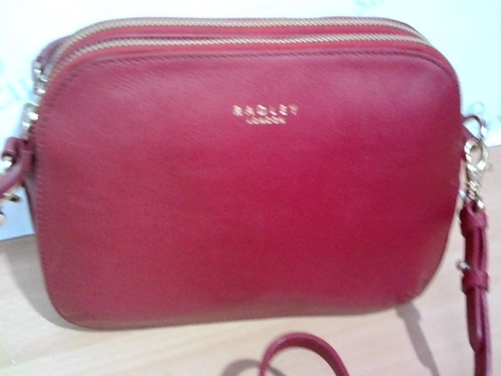 DUKES PLACE MEDIUM ZIP TOP CROSSBODY BAG 3165743Simon Charles Auctioneers