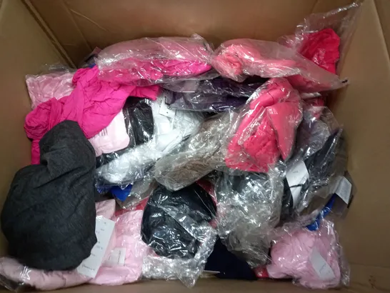 BOX OF APPROXIMATELY 25 ASSORTED CLOTHING ITEMS TO INCLUDE TOPS, DRESSES, SHORTS ETC