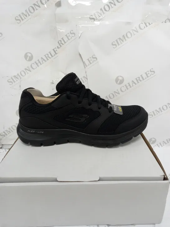 SKETCHERS MENS FLEX TRAINER BLACK  SIZE 8 (MENS)