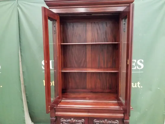 VICTORIAN MAHOGANY VENEER PART GLAZED LOCKABLE BOOKCASE WITH CUPBOARD