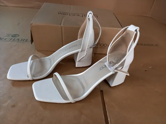 BOOHOO BARELY THERE LOW BLOCK TWO PART HEELS IN WHITE - 5