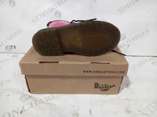 BOXED PAIR OF DR MARTENS CHILDREN'S BOOTS IN PINK UK SIZE 9