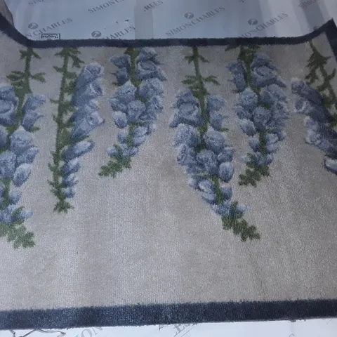 HUG FLORAL RUG - 65X85CM