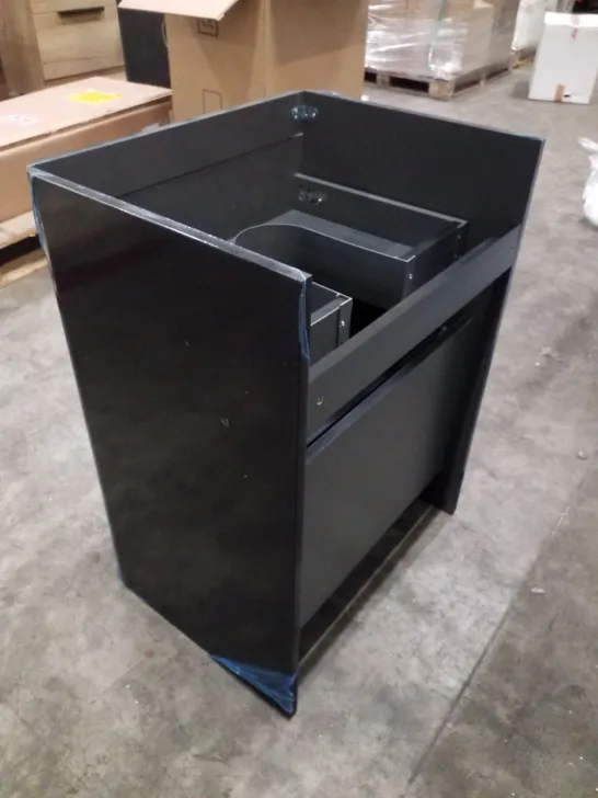 BRAND NEW BOXED VELDEAU HENBURY 600 FLOOR STANDING THREE DRAWER VANITY UNIT - 600×460×810MM