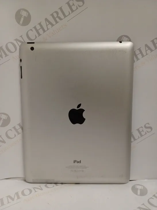 APPLE IPAD MODEL: A1458 SILVER