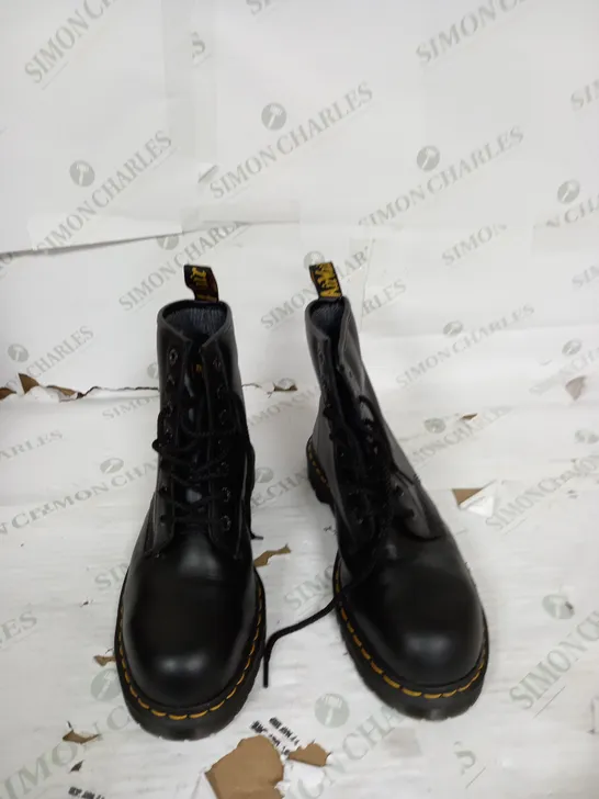 UNBOXED DR MARTENS INDUSTRIAL SAFETY TOE SIZE UK 9 