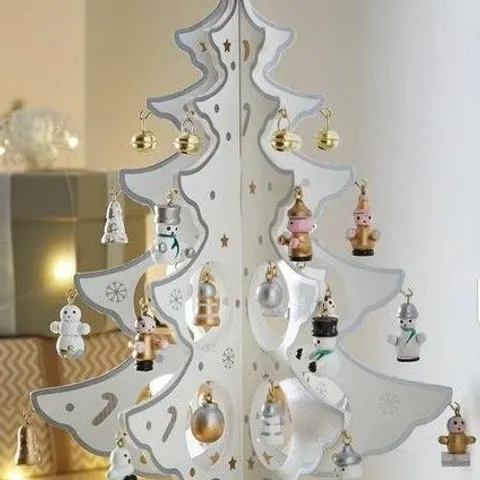 BOXED THREE KINGS MUSICAL ROTATING DÉCO CHRISTMAS TREE - SILVER/WHITE