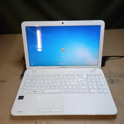 TOSHIBA SATELLITE C855D-10K LAPTOP 