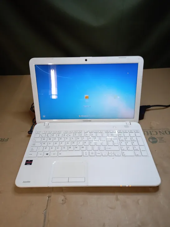 TOSHIBA SATELLITE C855D-10K LAPTOP 