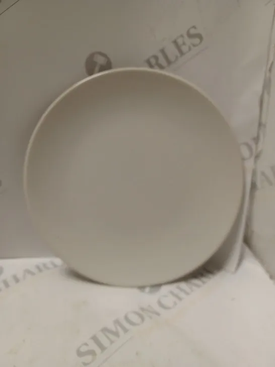 BRAND NEW BOXED CESIRO 12 PIECE DINNERWARE TO INCLUDE LARGE PLATES SAMLL PLATES AND BOWLS 