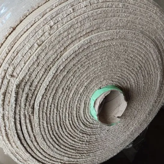 ROLL OF QUALITY HEARTLANDS KEMPSEY CARPET APPROXIMATELY W 4M L 29.51M
