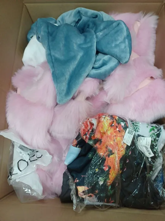 BOX OF APPROXIMATELY 22 ASSORTED CLOTHING ITEMS TO INCLUDE - HAT, GLOVES , SPORTS BRA  ETC