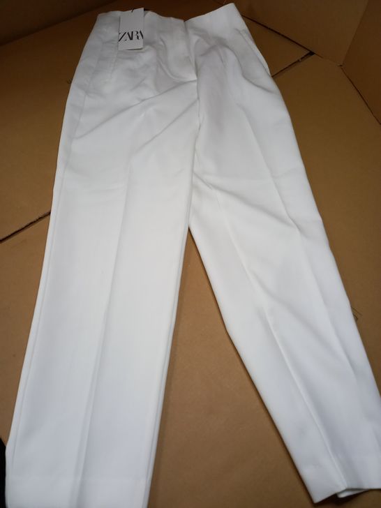 ZARA WHITE SUIT TROUSERS - MEDIUM