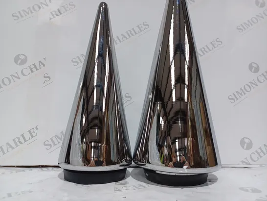 BOXED KELLY HOPPEN SET OF 2 INDOOR OUTDOOR PRELIT GLASS DECOR - REFLECTIVE CONES