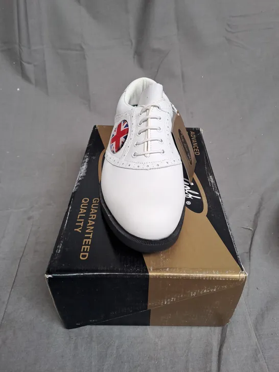 BOX OF APPROXIMATLY 8 WHITE AND WHITE TOP LINE GOLF SHOES IN VARIOUS SIZE 