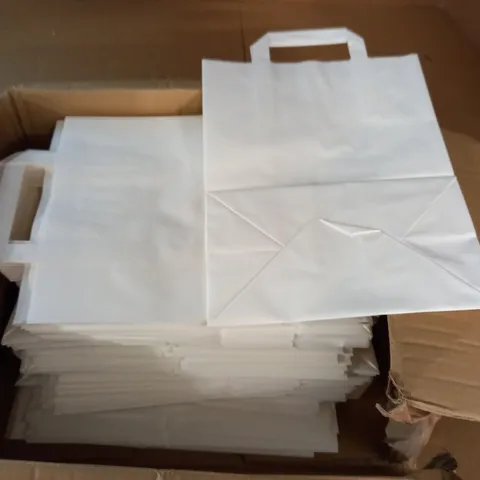 LOT OF WHITE PAPER BAGS - 30X24CM