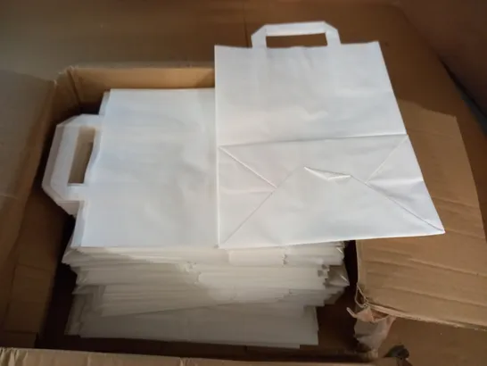 LOT OF WHITE PAPER BAGS - 30X24CM