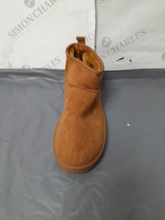 UNBRANDED LADIES ANKLE BOOTS WITH FLEECE LINING TAN SIZE 7