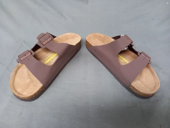 PAIR OF BIRKENSTOCK OPEN TOE SANDALS IN DARK TAN EU SIZE 39