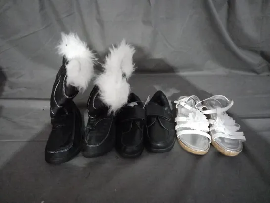 APPROXIMATELY 10 PAIRS OF ASSORTED KIDS SHOES IN VARIOUS STYLES AND SIZES 