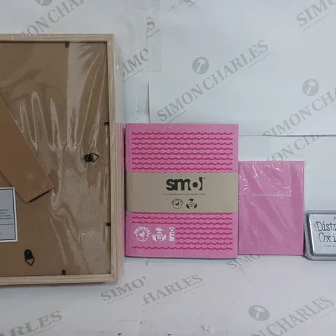 BOX OF APPROXIMATELY 5 ASSORTED ITEMS TO INCLUDE - DISTRESS OXIDE - NOTE BOOK - SET OF 3 FRAMES ETC