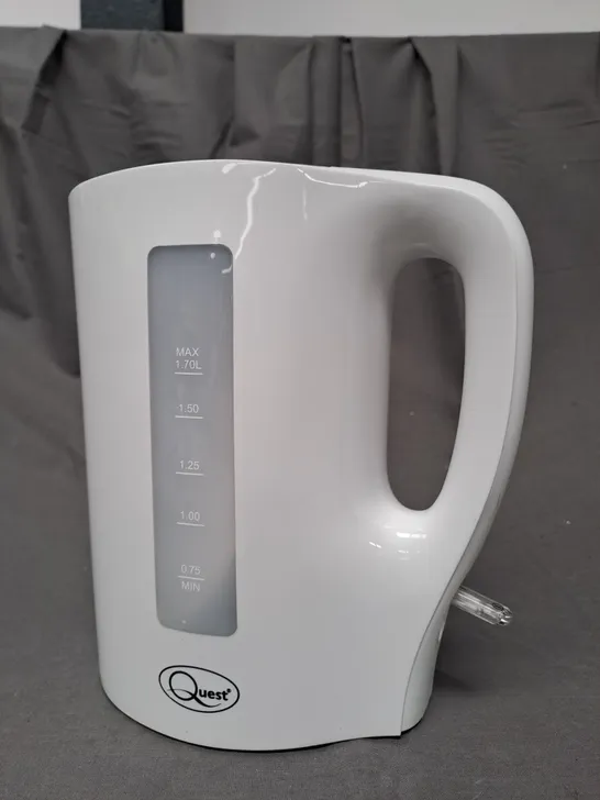 BOXED QUEST 1.7 LITRE KETTLE IN WHITE