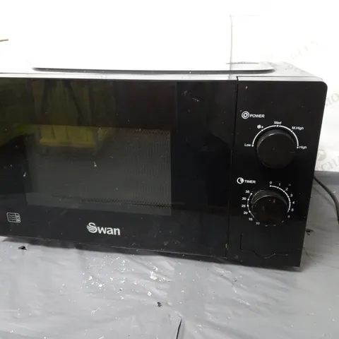BOXED SWAN 20L 700W DIGITAL MICROWAVE IN BLACK / COLLECTION ONLY 