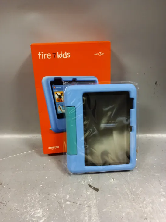 BOXED AMAZON FIRE 7 KIDS TABLET IN BLUE 32 GB