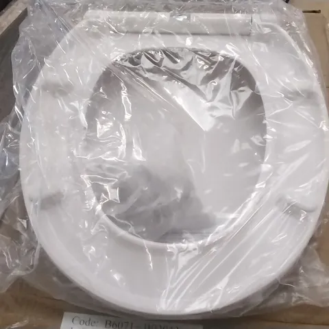 BOXED ROUND WHITE TOILET SEAT 