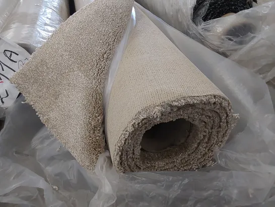 ROLL OF QUALITY CARPET // SIZE UNSPECIFIED 