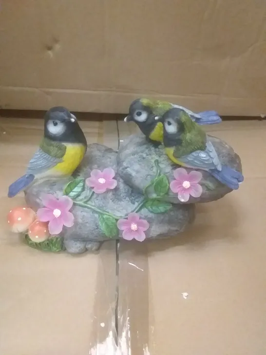 BOXED 3 BIRDS FIGURE WITH SOLAR LIGHT 