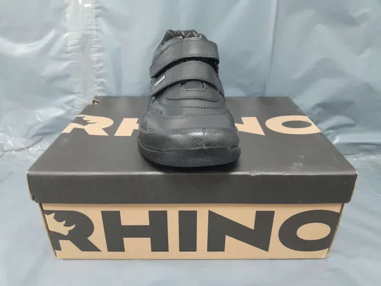 BOXED PAIR OF RHINO TROOPER SHOES IN BLACK EU SIZE 41