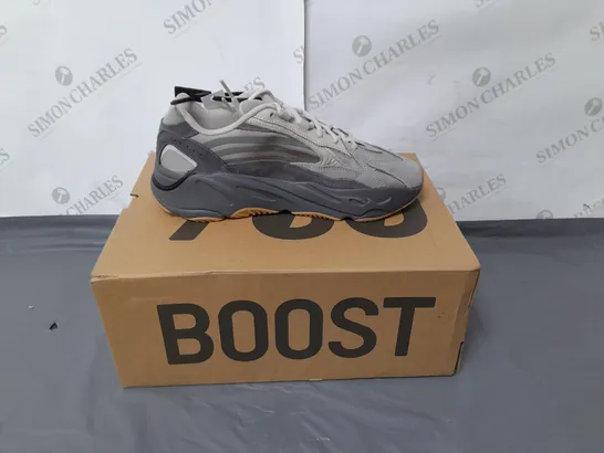 ADIDAS YEEZY BOOST 700 V2 MENS GREY TRAINERS SIZE 8