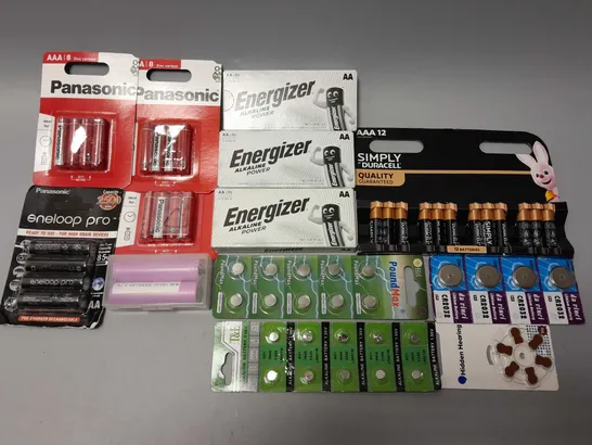 APPROXIMATELY 30 ASSORTED BATTERY PRODUCTS TO INCLUDE AA, AAA, RECHARGEABLES ETC 