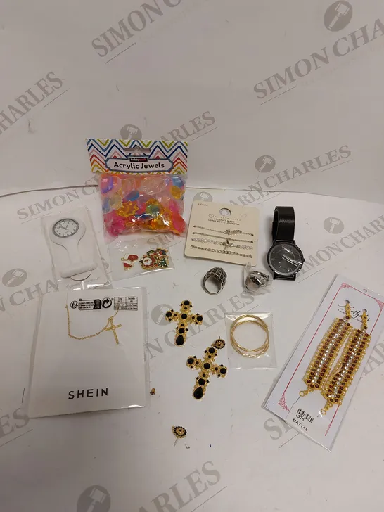 BOX OF APPROXIMATELY 20 ASSORTED JEWELLERY ITEMS OF VARIOUS DESIGNS TO INCLUDE GOLD EARRINGS, ASOS WATCH, RINGS ETC