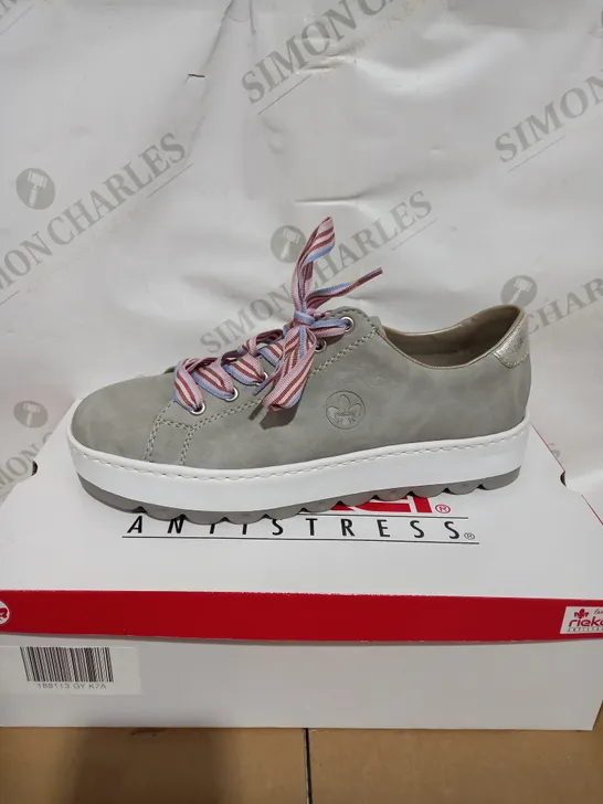 RIEKER GREY FLATFORM TRAINERS - SIZE 7.5