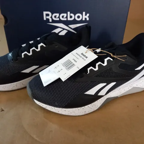 BOXED PAIR OF REEBOK NANOFLEX TR 2.0 TRAINERS - UK 6