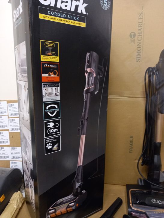 SHARK CORDED STICK VACUUM HZ500UKT