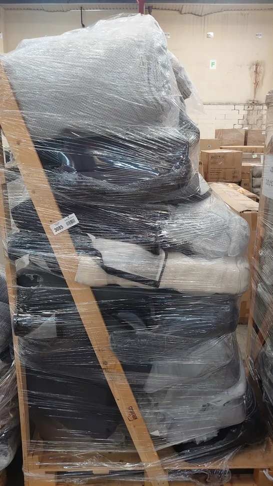 PALLET OF ASSORTED MIXED COUCH CUSHIONS 